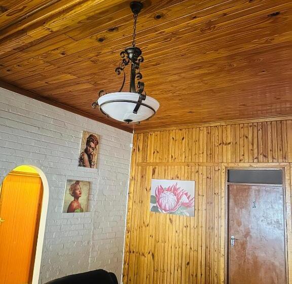 تختخواب و صبحانه Coastwave Guest House, 33