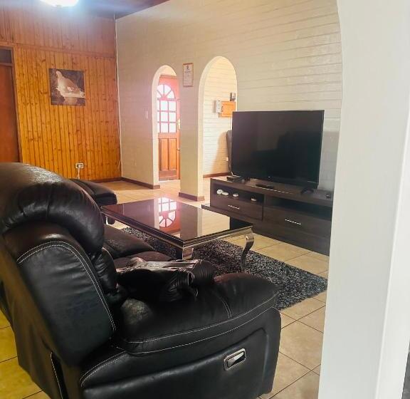 تختخواب و صبحانه Coastwave Guest House, 33