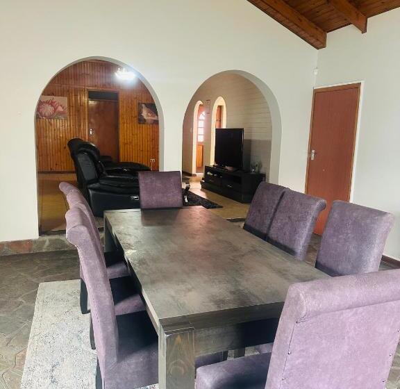 تختخواب و صبحانه Coastwave Guest House, 33