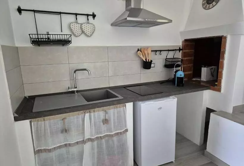 تختخواب و صبحانه La Terrazza Di Rosalba