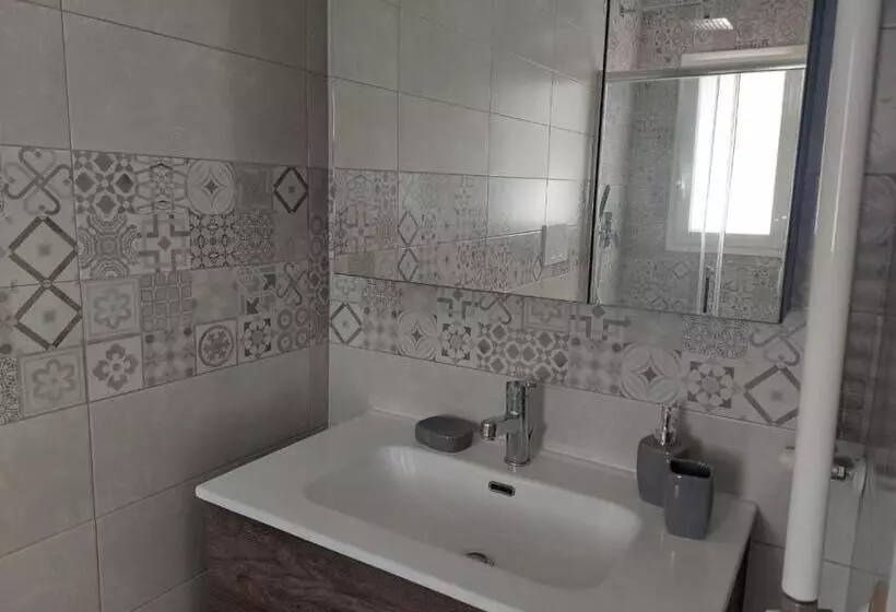 تختخواب و صبحانه La Terrazza Di Rosalba