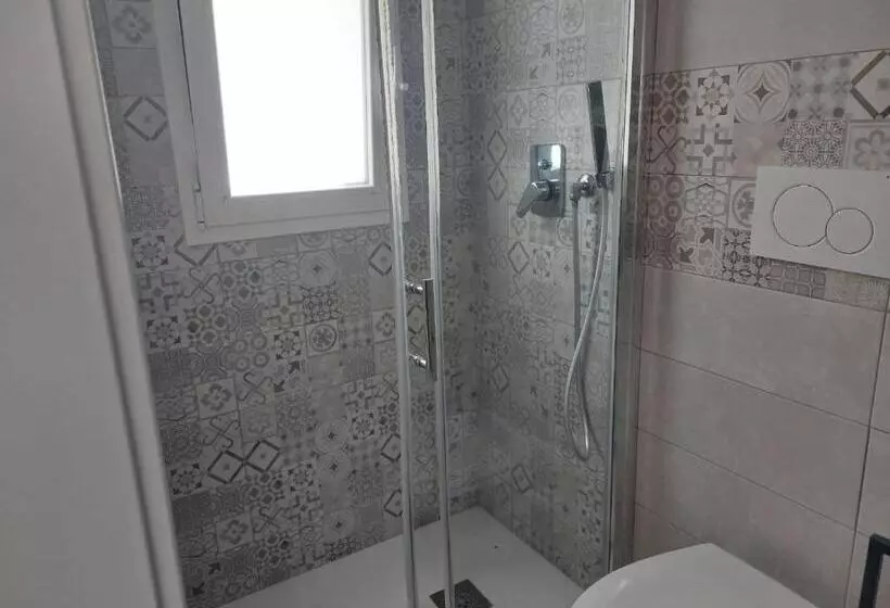 تختخواب و صبحانه La Terrazza Di Rosalba