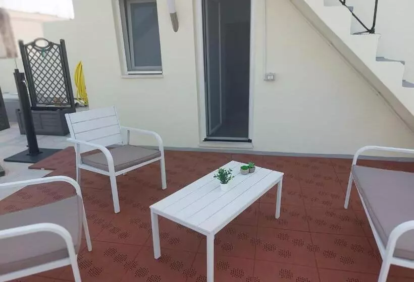 تختخواب و صبحانه La Terrazza Di Rosalba