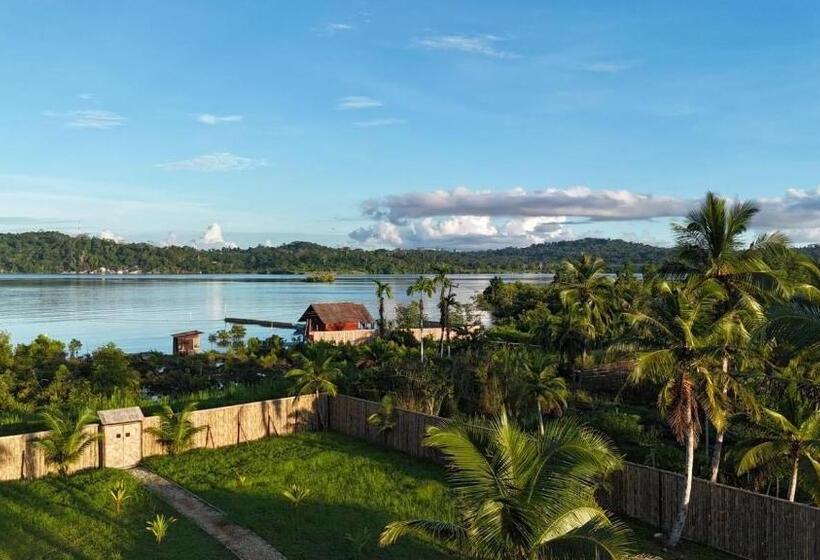 בית מלון כפרי Novali Surf Retreat Mentawai