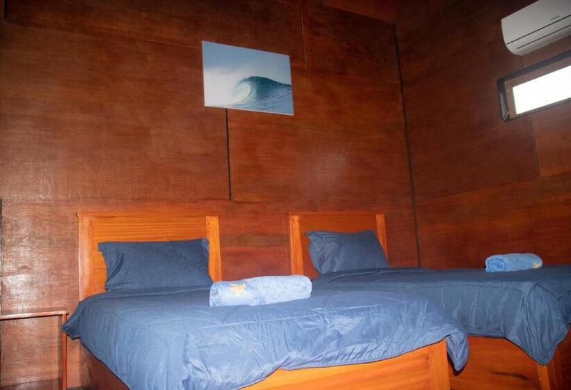 בית מלון כפרי Novali Surf Retreat Mentawai