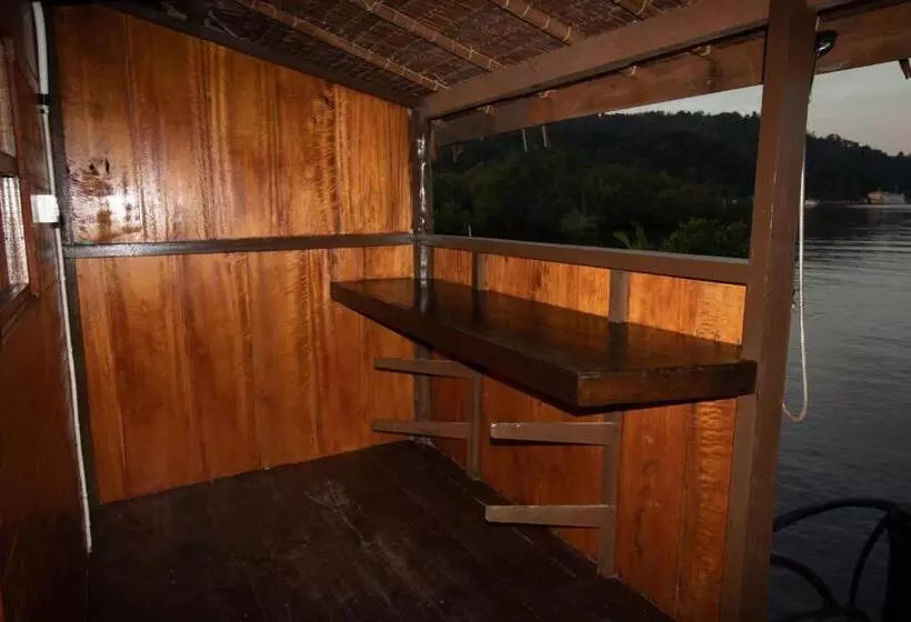 Hotelli Novali Surf Retreat Mentawai