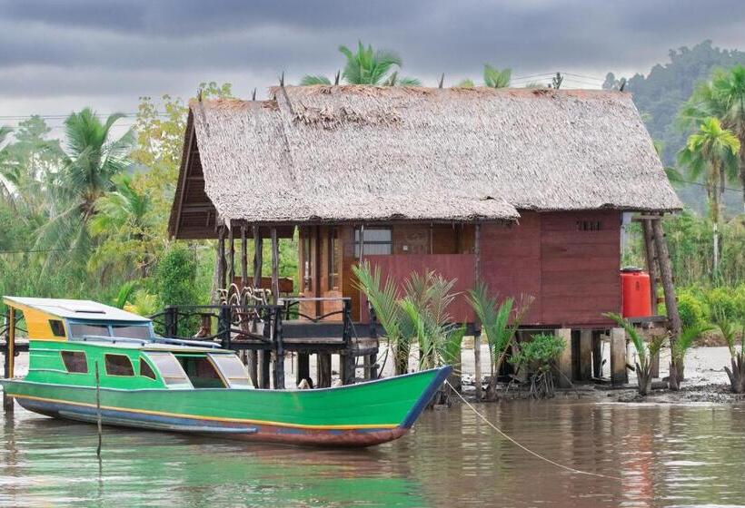 בית מלון כפרי Novali Surf Retreat Mentawai