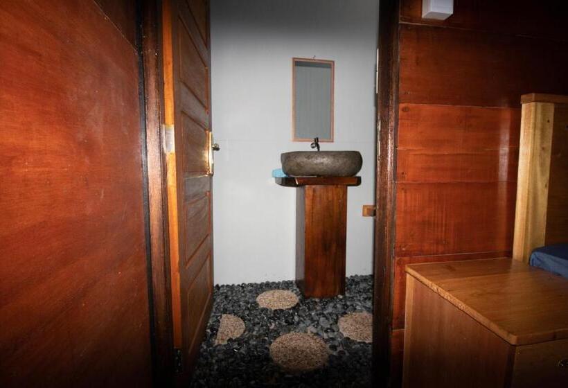 בית מלון כפרי Novali Surf Retreat Mentawai