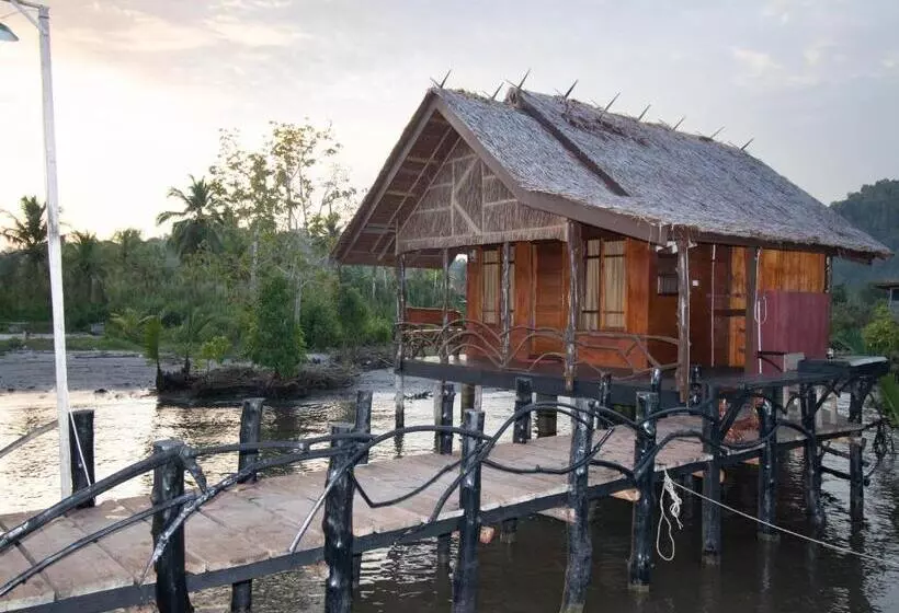 Hotelli Novali Surf Retreat Mentawai