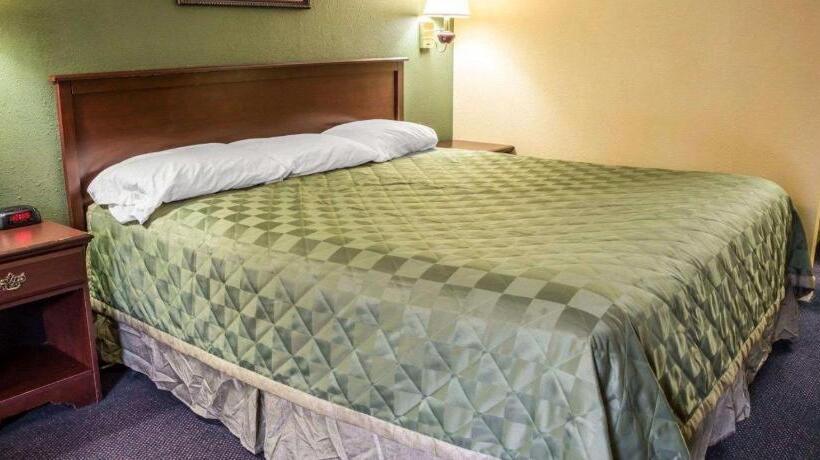 فندق Rodeway Inn & Suites Plymouth Hwy 64