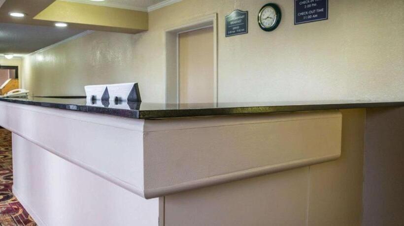 فندق Rodeway Inn & Suites Plymouth Hwy 64