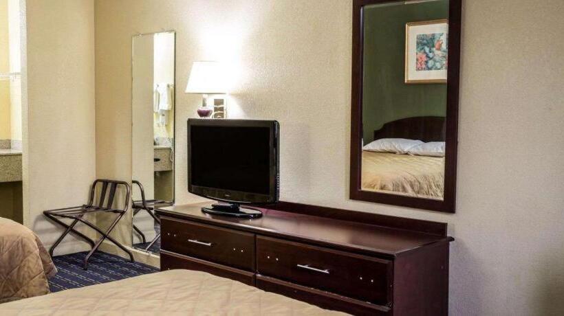 فندق Rodeway Inn & Suites Plymouth Hwy 64