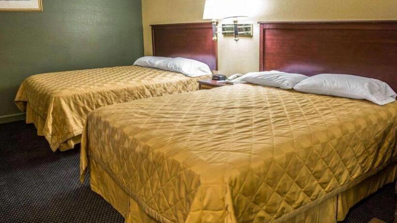 فندق Rodeway Inn & Suites Plymouth Hwy 64