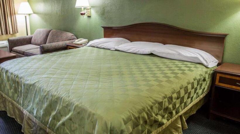 فندق Rodeway Inn & Suites Plymouth Hwy 64