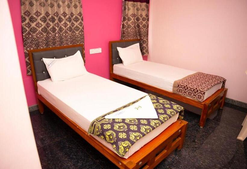 בית מלון כפרי Sri Shanmuga