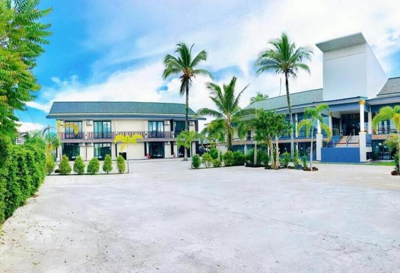 Hotel The Coco Grand Chalet Pakbara