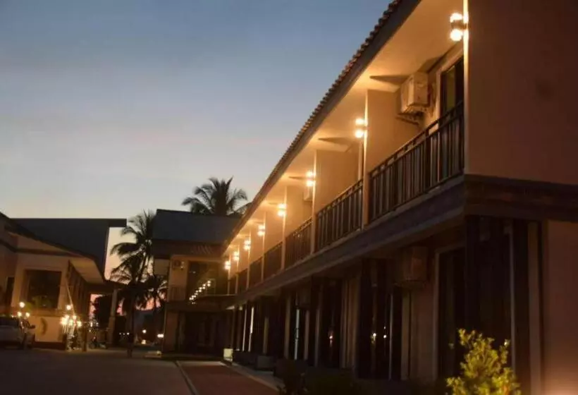 Hotelli The Coco Grand Chalet Pakbara