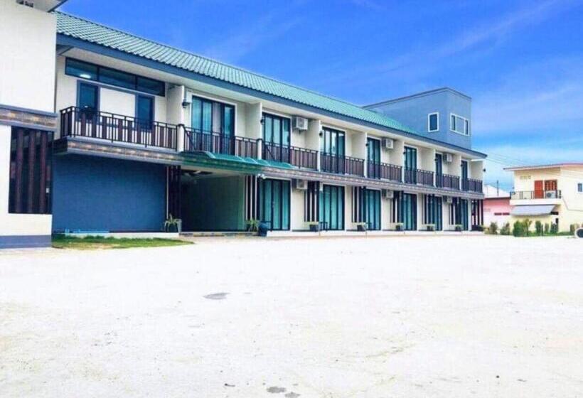 Hotel The Coco Grand Chalet Pakbara