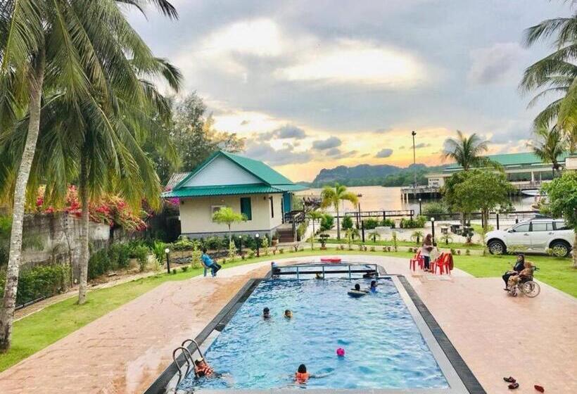 Hotel The Coco Grand Chalet Pakbara