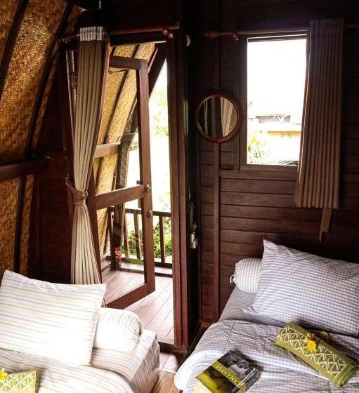 Ketewel Bed & Breakfast Yoga Room