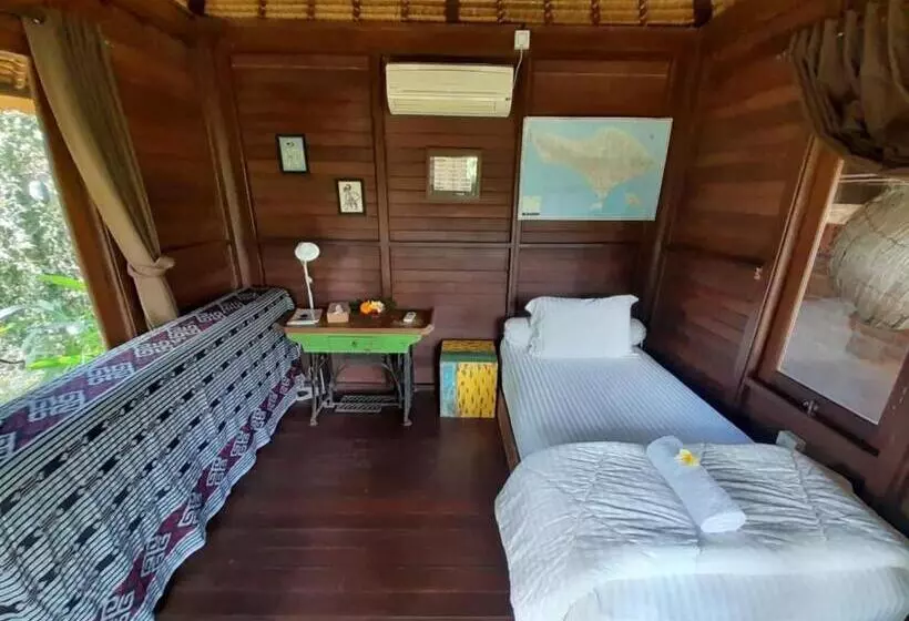 Ketewel Bed & Breakfast Yoga Room