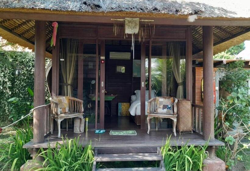 Ketewel Bed & Breakfast Yoga Room