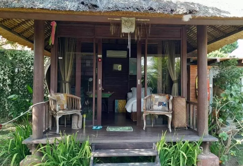 Ketewel Bed & Breakfast Yoga Room