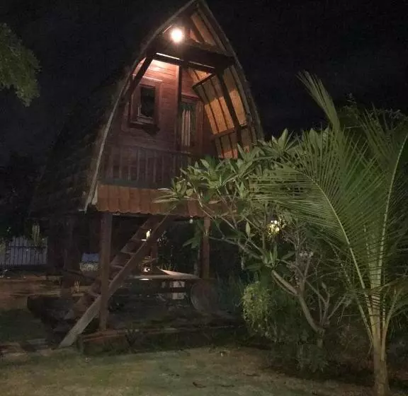 Ketewel Bed & Breakfast Yoga Room