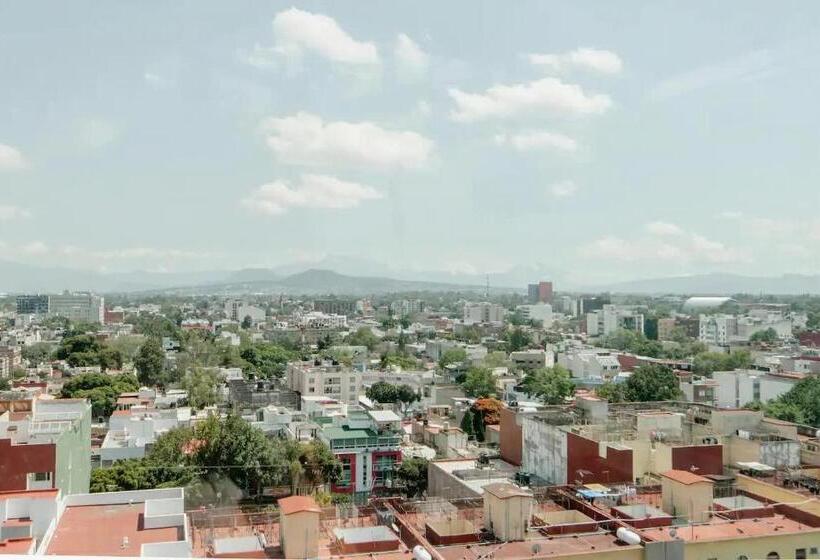 Luxury Rooftop Suiteb