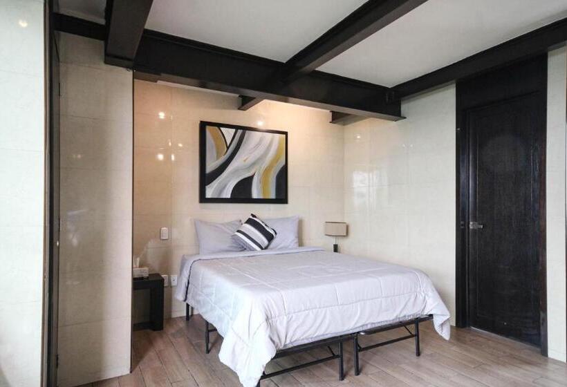 Luxury Rooftop Suiteb