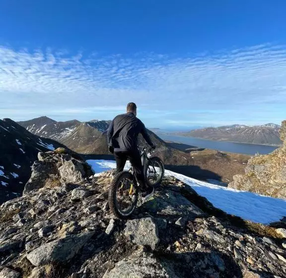 Majatalo Arctic Ocean Lodge