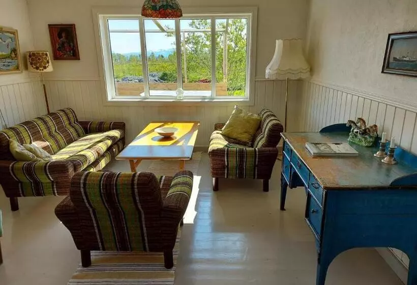 Majatalo Arctic Ocean Lodge