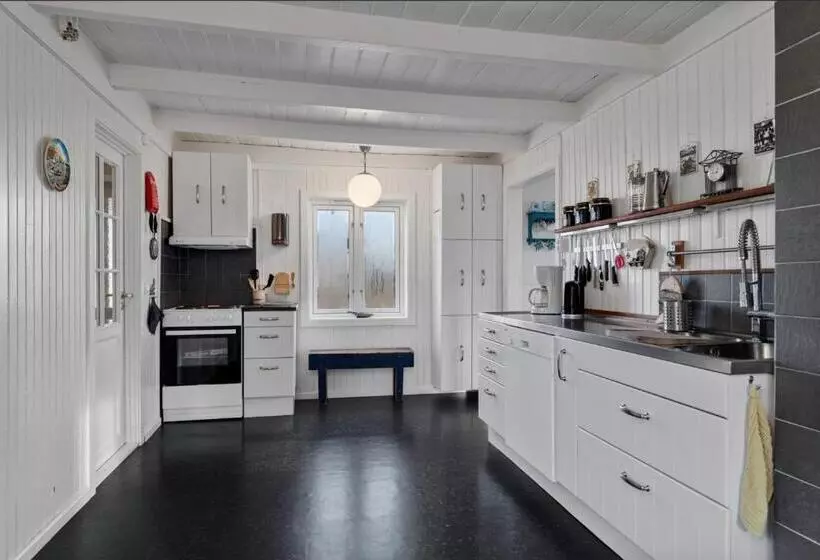 Majatalo Arctic Ocean Lodge