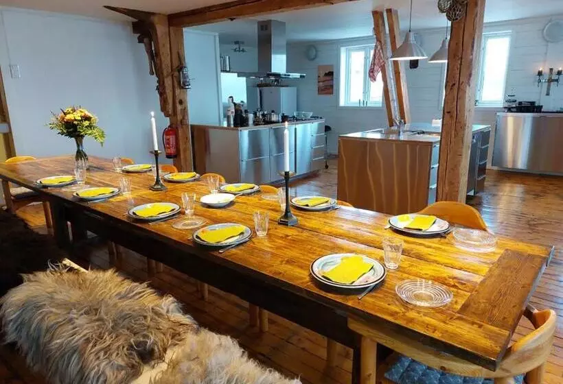 Majatalo Arctic Ocean Lodge