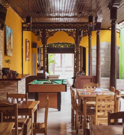 پانسیون Madroño Hostel