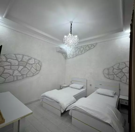 ペンション Salomat Guest House