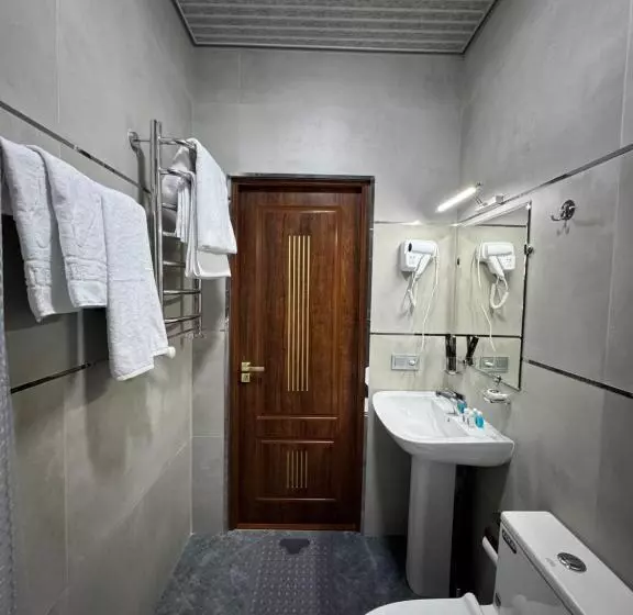 ペンション Salomat Guest House