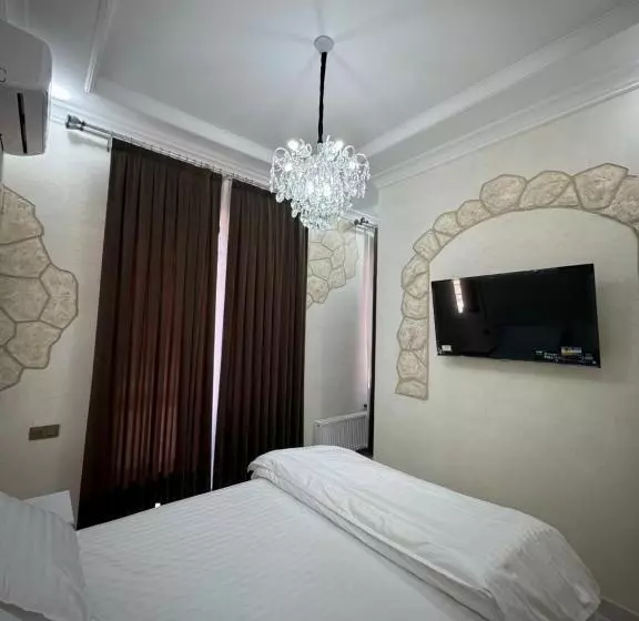 ペンション Salomat Guest House
