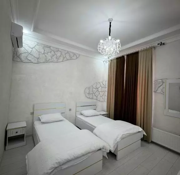 ペンション Salomat Guest House
