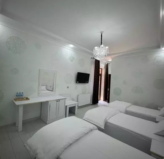 ペンション Salomat Guest House