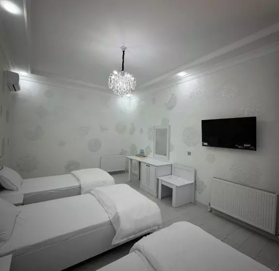 ペンション Salomat Guest House