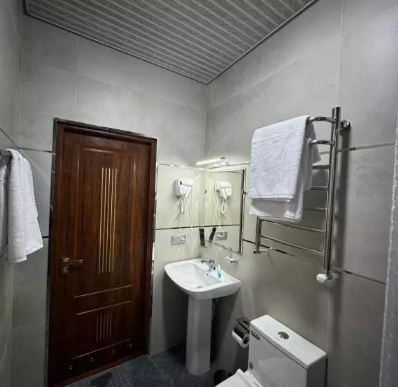 ペンション Salomat Guest House