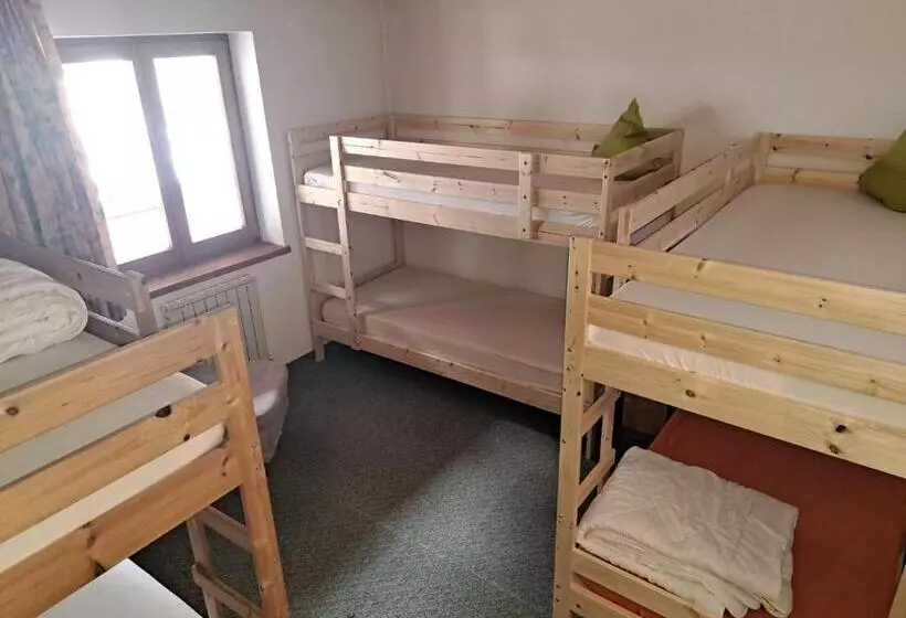 Retkeilymaja Permadieshof