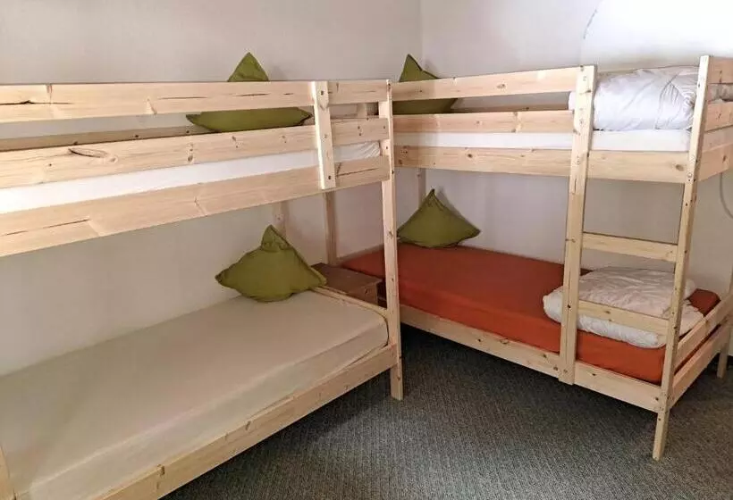 Retkeilymaja Permadieshof