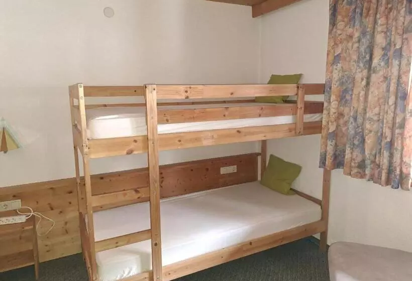 Retkeilymaja Permadieshof