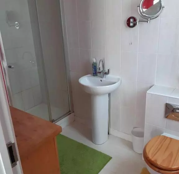 ベッドアンドブレックファースト Eco House Beautiful Ensuite Room