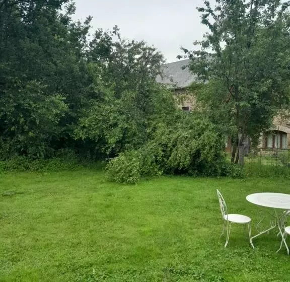 Aamiaismajoitus (B&B) La Petite Salamandre Bleue