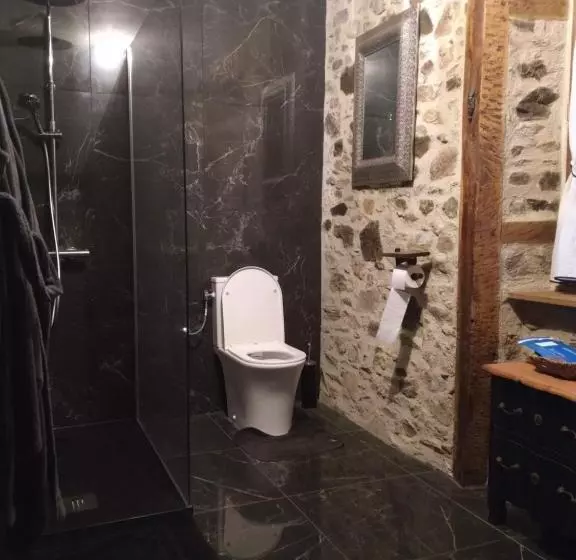 Aamiaismajoitus (B&B) La Petite Salamandre Bleue