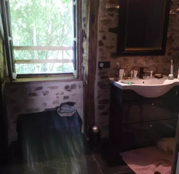 Aamiaismajoitus (B&B) La Petite Salamandre Bleue