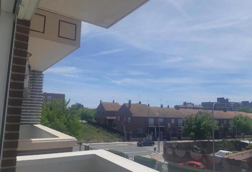 مبيت وإفطار Humanes